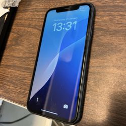 iPhone 11 64GB NO SIM CARD RESTRICTION/LIBERADO PARA CUALQUIER COMPAÑÍA  ready for new owner, has been reset to factory settings.  No iCloud account, 