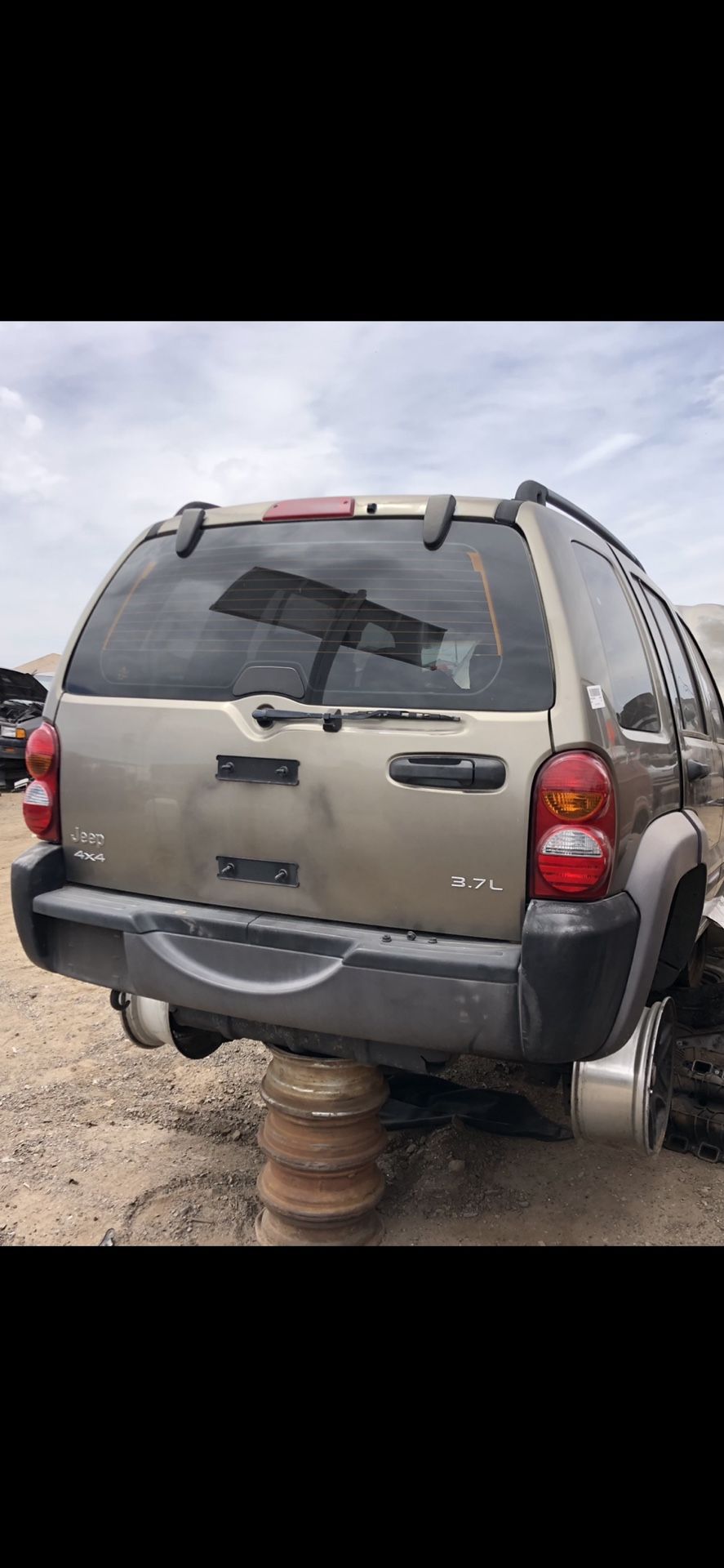 2004 Jeep Liberty Rear Trunk Door
