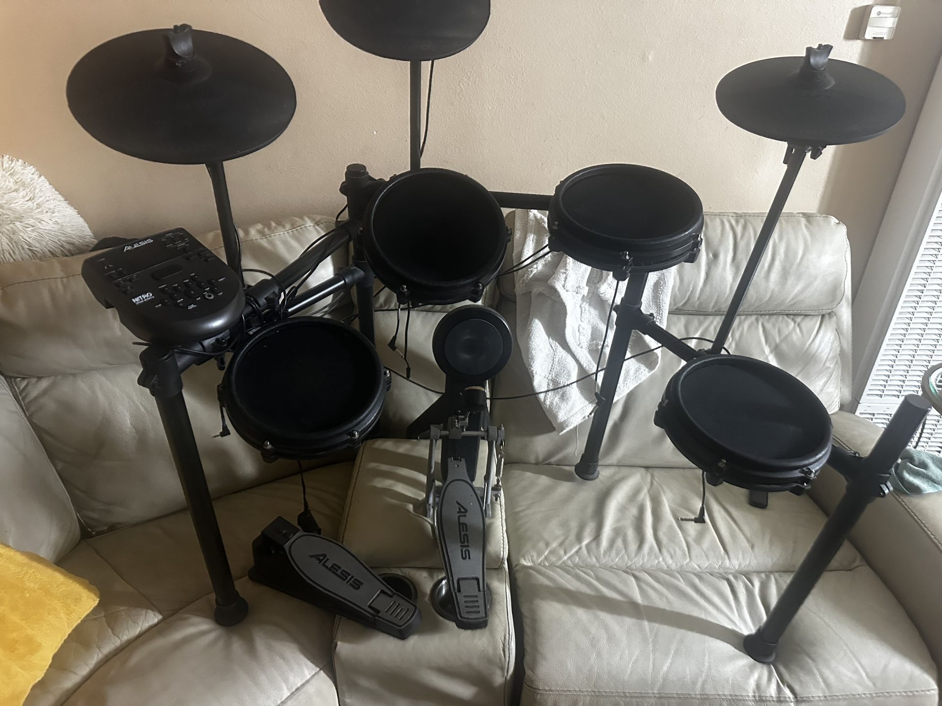 Alessis Nitro Mesh Electric Drum Set