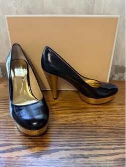 Michael Kors 6.5 Women’s Black Patent Leather & Gold Cork Pumps Heels NEW
