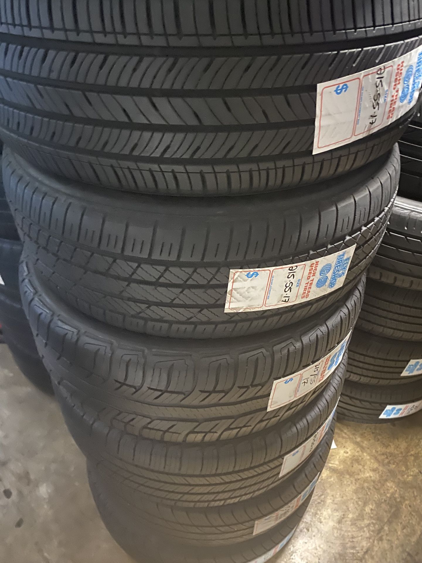 Used tires 215/55r17 good tread 🛞‼️60 dls each