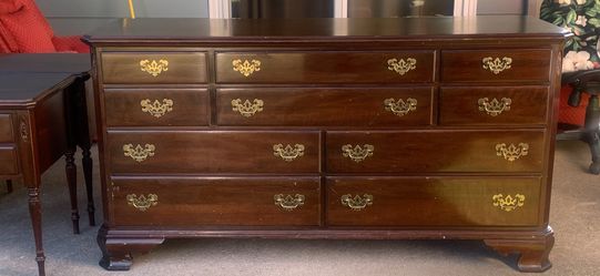 Ethan Allen Lowboy Dresser w/ Mirror and Attachments.