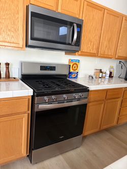 Gas Stove & Microwave Combo