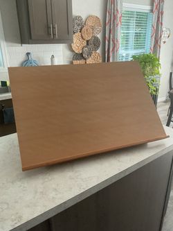 Desktop wooden easel