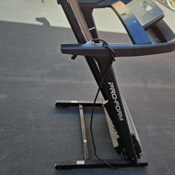 Pro Form Cadence Treadmill 