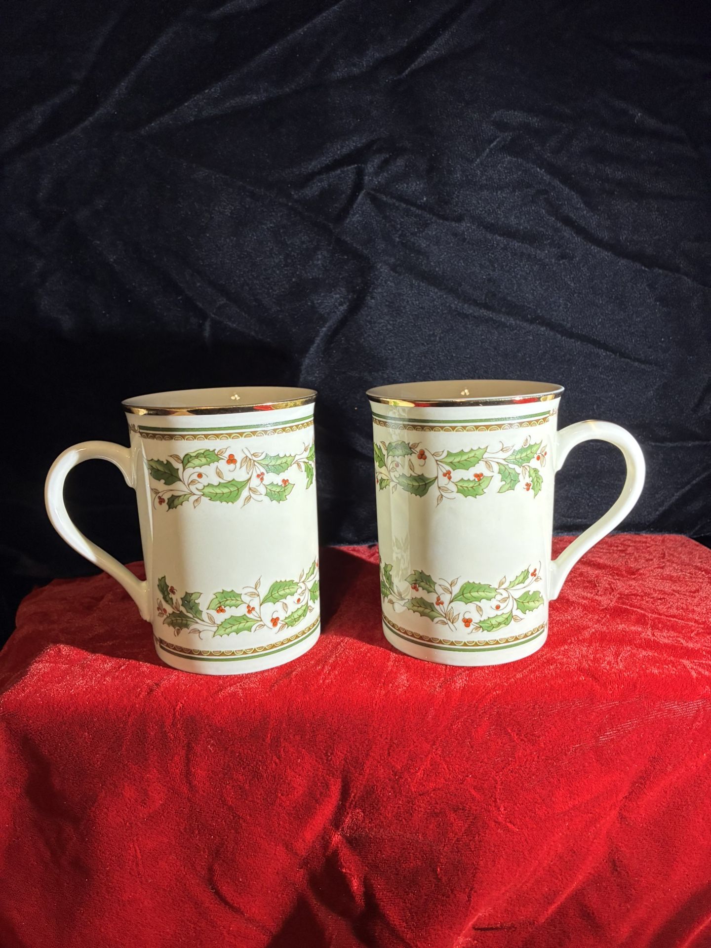 Pair Of Vintage Konitz Royal Limited Holly Mugs