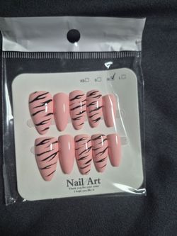 Press on nails