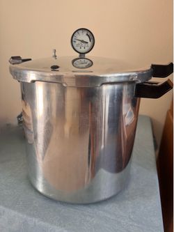 Presto Deluxe 23 quart pressure cooker canner