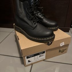 Doc Martins Boots, Black