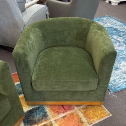Jersonlow Forest Green Swivel Chair