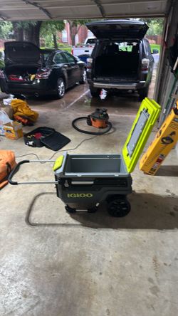 Igloo oversized wheel ice chest