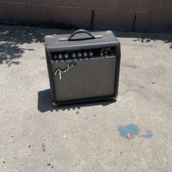 Fender 15G PR 495 AMP
