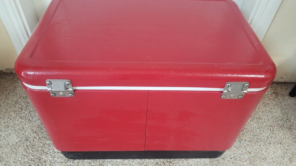 Ice Chest for Sale in Selma, CA OfferUp