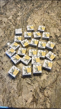 24 Pack Of Bath Bombs Tea Tree & Rosemary BRAND NEW