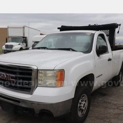2008 GMC SIERRA 2500hd 6.0L Gas Low Miles 