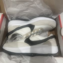 Women’s Nike Size8