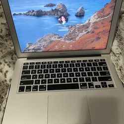 Macbook Air 13 Inch  1.8ghz i5 8GB DDR 128GB SSD
