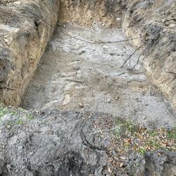 Drain Field And Septic Tank . Sistema De Drenaje Séptico .