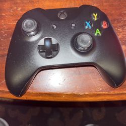 Black Wireless  Xbox One Controller 