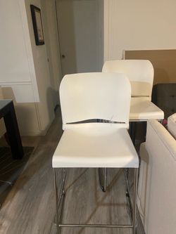 4 Modern White Bar Stools / Counter Chairs