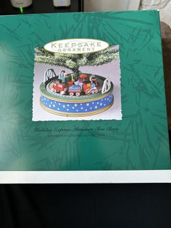 Hallmark holiday express miniature tree base