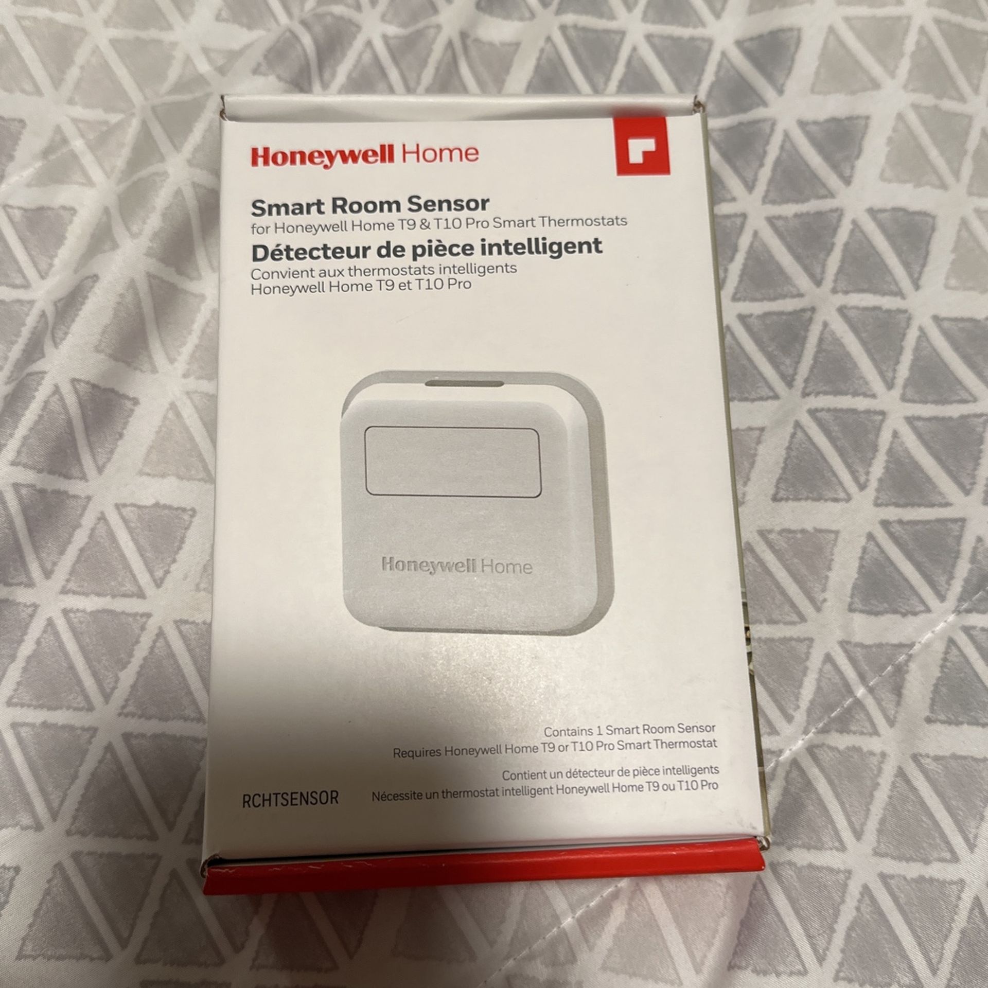 Honeywell Home RCHTSENSOR-1PK, Smart Room Sensor Works with T9/T10 WiFi Smart Thermostats