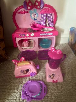 Minnie Mouse Bowtastic Kitchen Exclusive