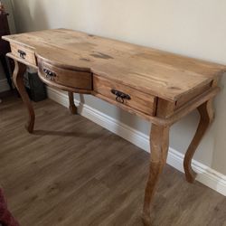 Entry Table/desk