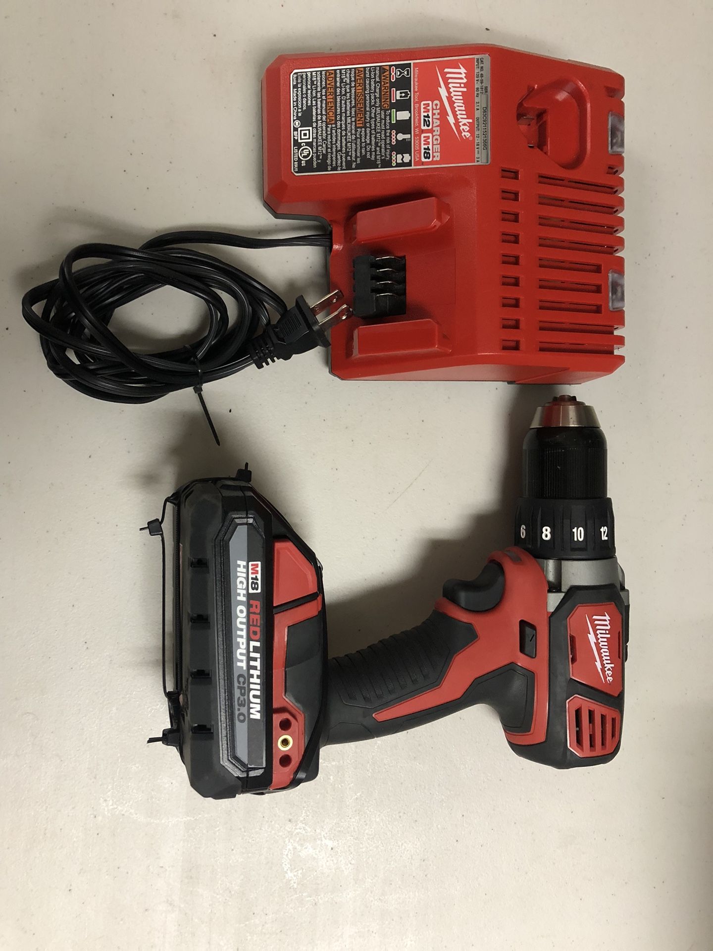 96091 Milwaukee 2606-20 1/2” Drill W/ Battery & Charger 549557