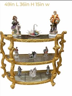 Italian entry gold table