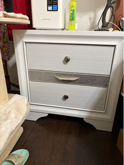 White Solid Wood nightstand/ Jewelry Drawer