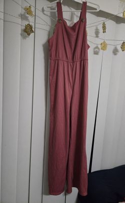 Size 6x/7   Cute girl jumpsuit pink
From Smoke free and pet Free home
Great for school and parties
Great and affordable for Children, Anniversary, Bir