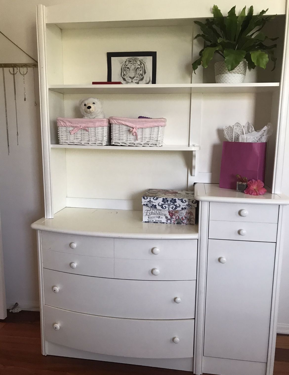Dresser /Book shelf combo
