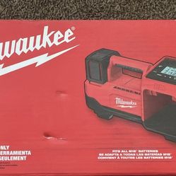 Milwaukee M18 18-Volt Lithium-lon Cordless Electric Portable Inflator