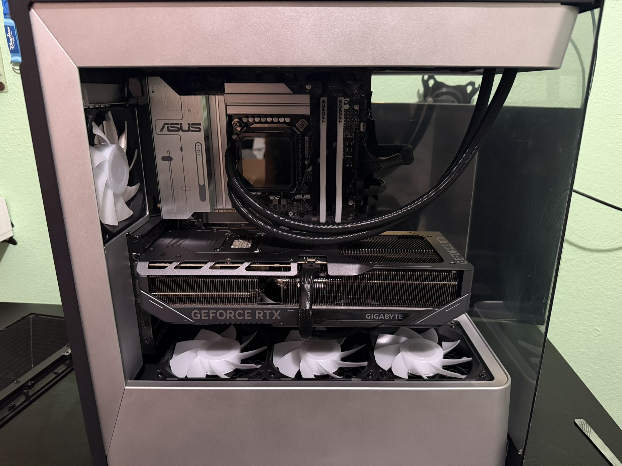 CYBERPOWERPC U9 285K 5070ti