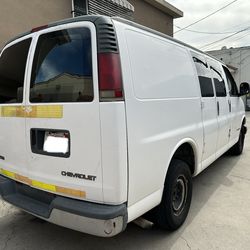 2001 Chevrolet Express Clean Title
