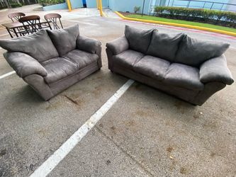 2 pieces couch Gray