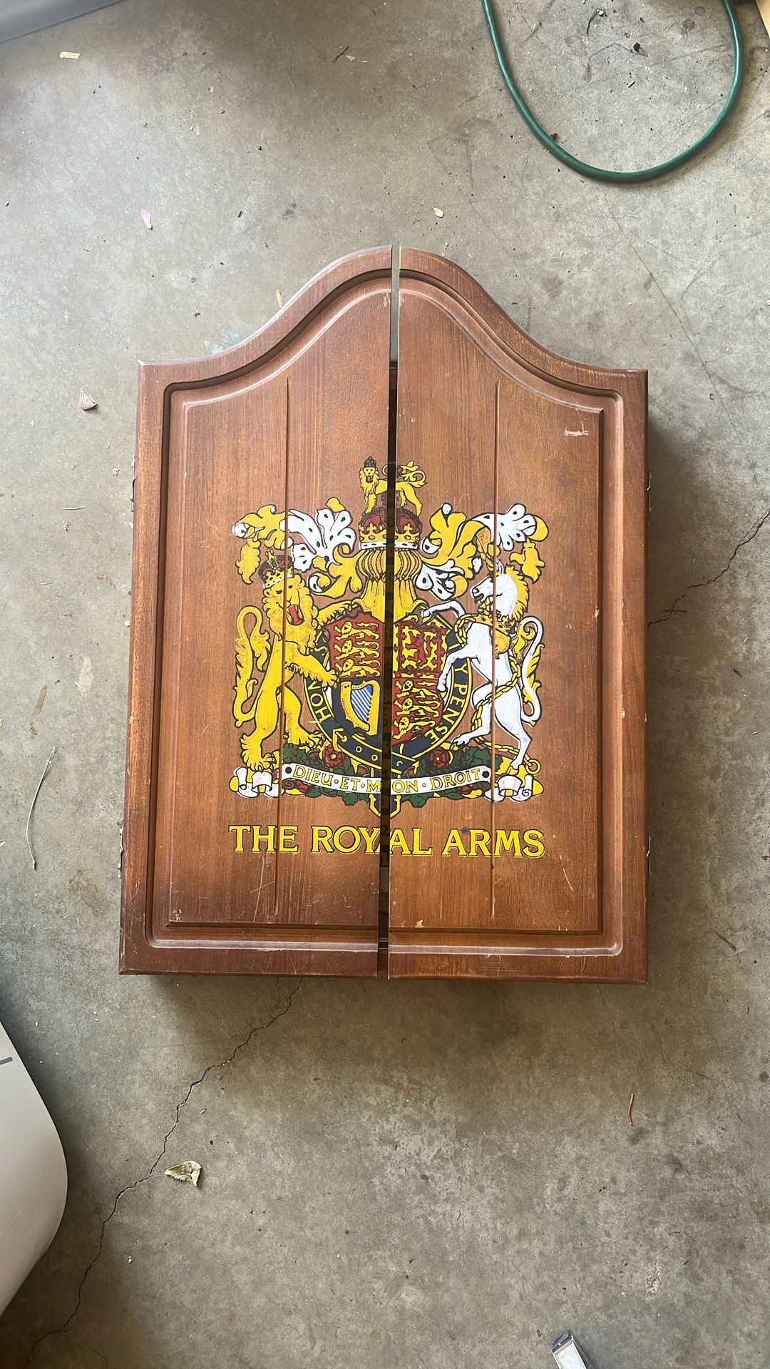 Royal Arms Dart Game
