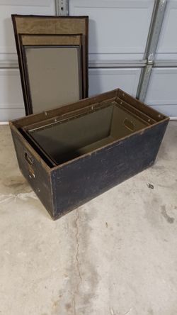 3 nesting footlockers