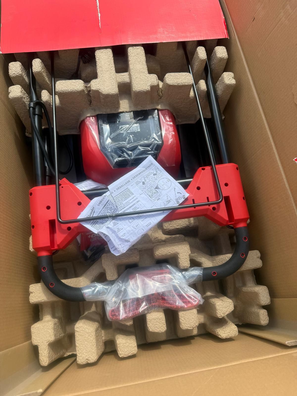 Lawnmower Milwaukee m18 fuel
