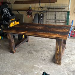Farm table