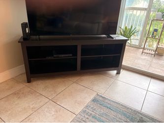 Tv stand & pictures