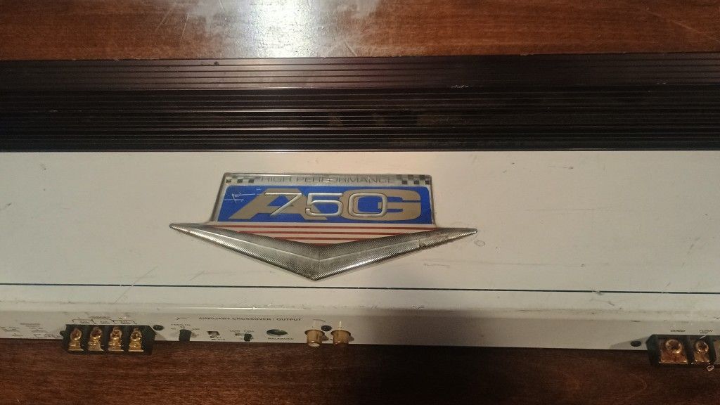 Zapco AG750 Amp