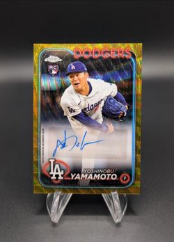 2024 Yoshinobu Yamamoto Topps Chrome Gold Wave /50 RC Rookie Auto