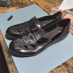 Sz 10 Ladies Black Flats