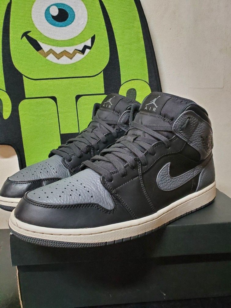 Air Jordan Retro 1 Mid Dark Grey Edition. Size 11.5 Men's