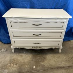 Provincial Shabby Chic Dixie Cottage Dresser/Nightstand 3 Drawers