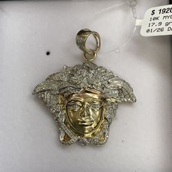 10KT YELLOW GOLD MEDUSA PENDANT **$192 LAYAWAY AVAILABLE‼️ASK FOR RACHEL‼️