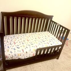 Convertible Crib / Toddler Bed (Dark Wood) 