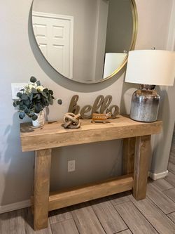 Entry way table